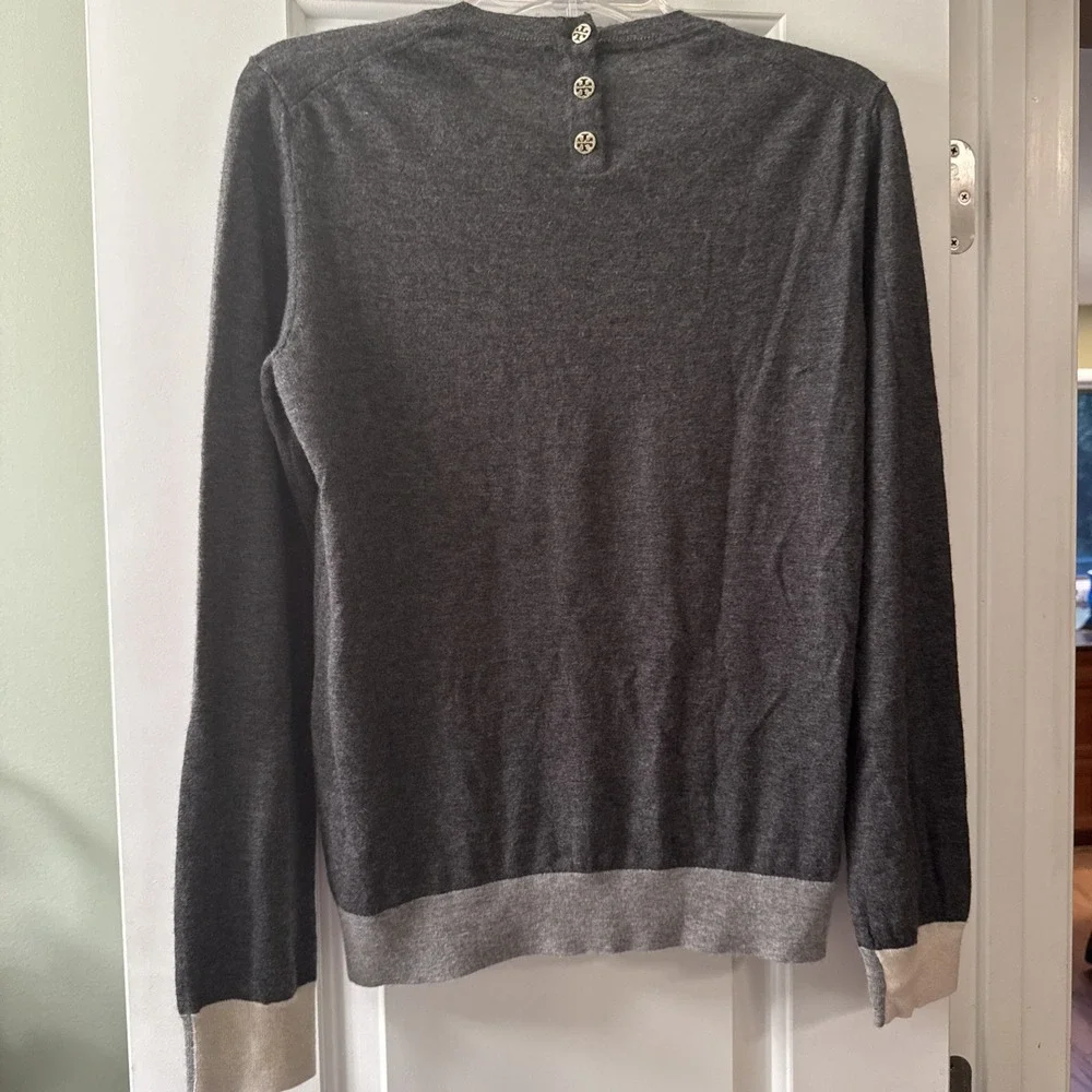 Tory Burch 100% Cashmere Gray Sweater Logo Button Back Crew Neck Luxury Knit